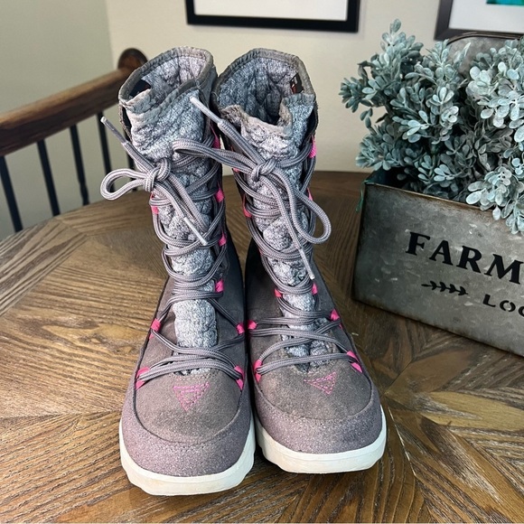 North Face Thermo Winter Boots - EUC - Grey & Pink - Picture 4 of 9